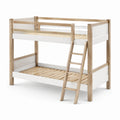 Letto a castello in legno di pino naturale e bianco con scala